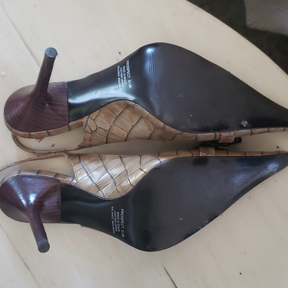 Heels - Picture 4 of 4